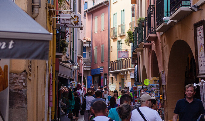 les ruelles dans le village de collioure